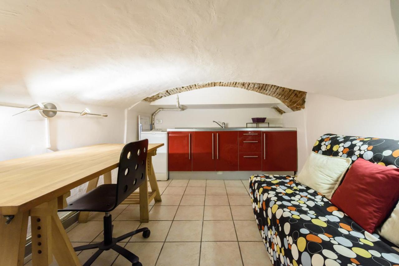 Apartment Pepi Red