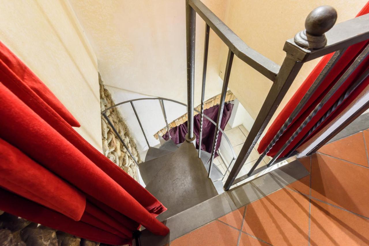 Apartment Pepi Red
